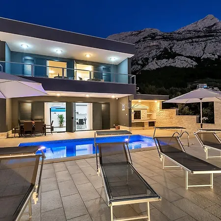 Maluci Villa